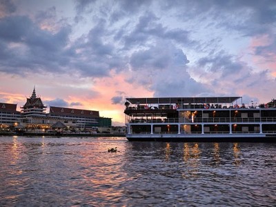 Toum Tiou cruise on Mekong river