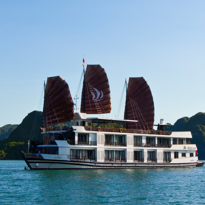 Pelican Cruise Halong Overview